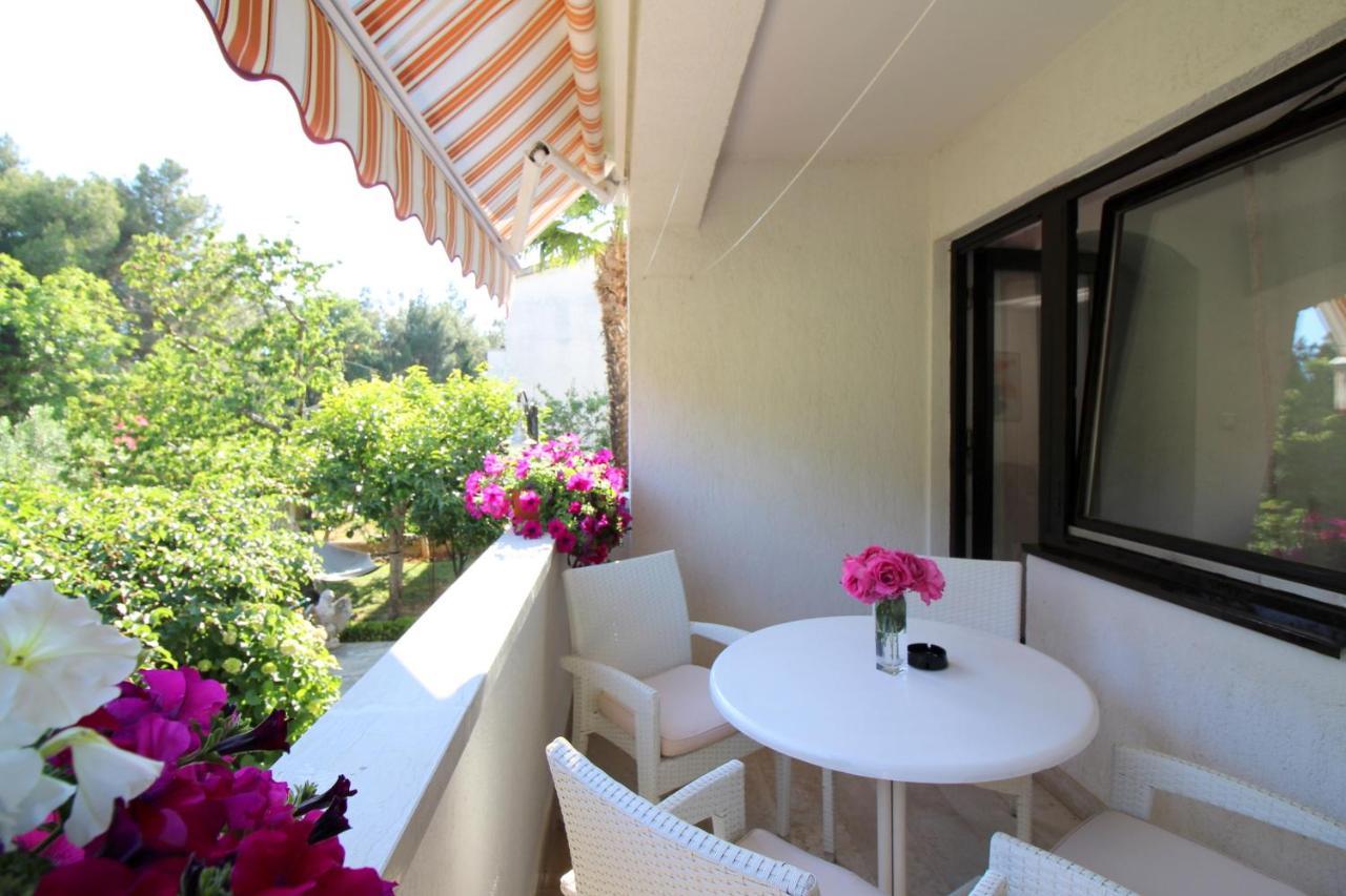 Modern Apartment Sabina With Nice Garden Пореч Екстер'єр фото